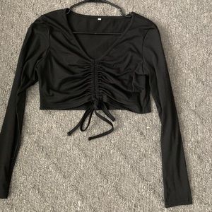 black scrunched top